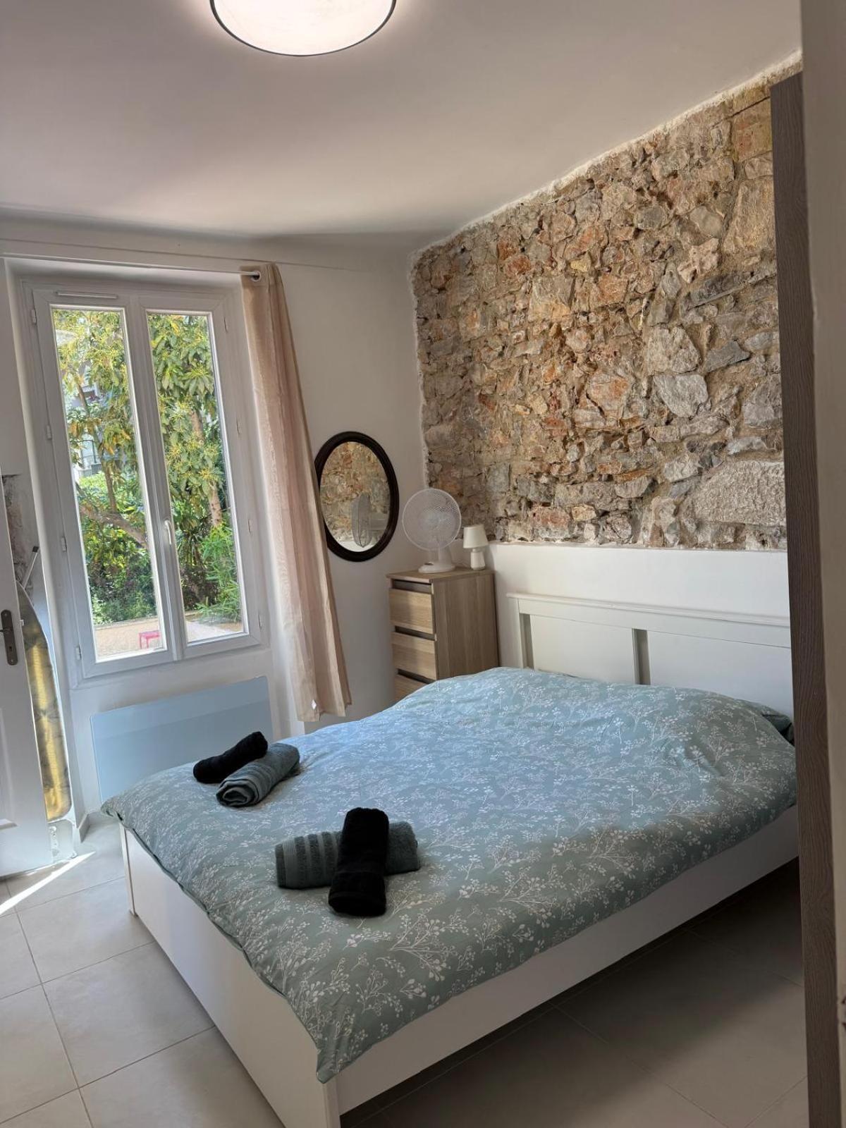 Bastide, *
